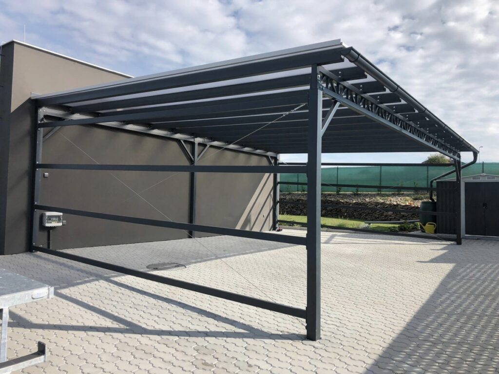 Přístřešek pro dva automobily s krytinou polykarbonát