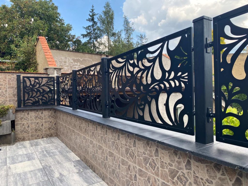 PROWERK designový plot s laserem vypálenou výplní na motivy listů rostlin